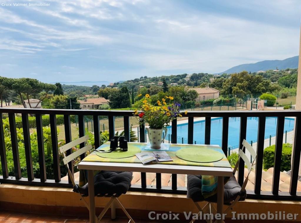 APPARTEMENT POUR 4 PERSONNES - DANS RÉSIDENCE AVEC PISCINE