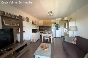 BEAU 3 PIÈCES LOUÉ À L'ANNÉE DANS RÉSIDENCE SÉCURISÉE PISCINE GARAGE