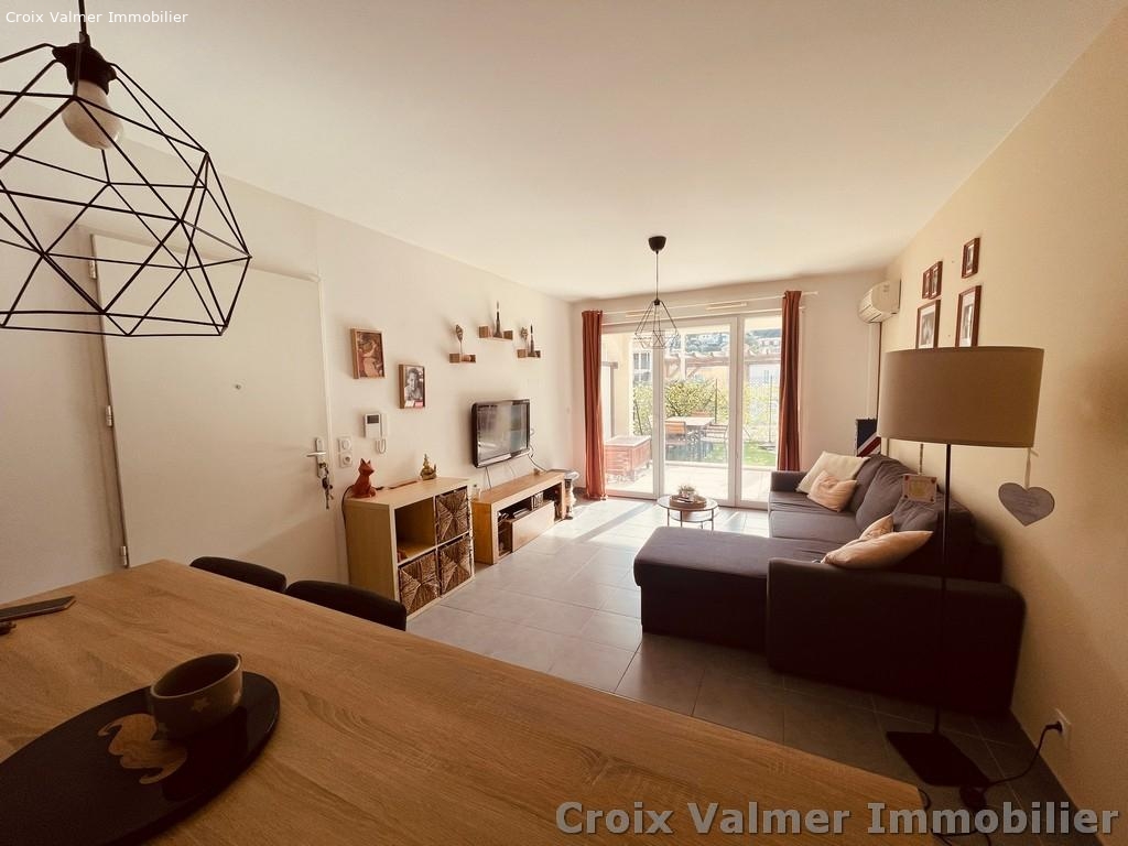 BEL APPARTEMENT DE 3 PIÈCES EN REZ DE JARDIN EN ANGLE DE 59 M²
