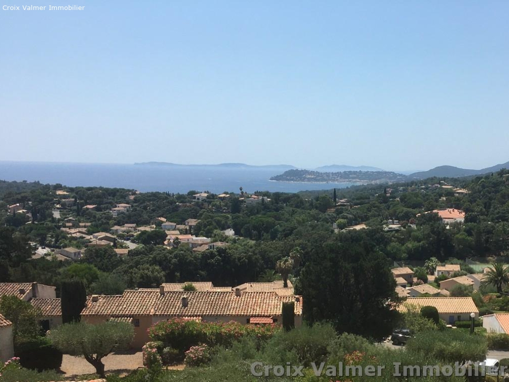 GRAND MAS DE 3 PIÈCES DE 60 M² AVEC SPLENDIDE VUE SUR MER  GARAGE CAVE