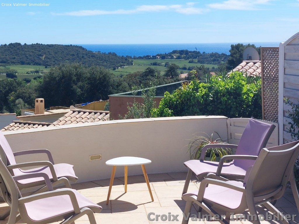 MAS POUR 4 PERSONNES - DANS RÉSIDENCE AVEC PISCINE ET TENNIS